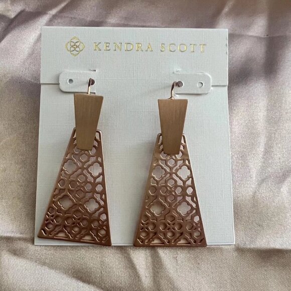 Kendra Scott Stud Earrings - Picture 2 of 6
